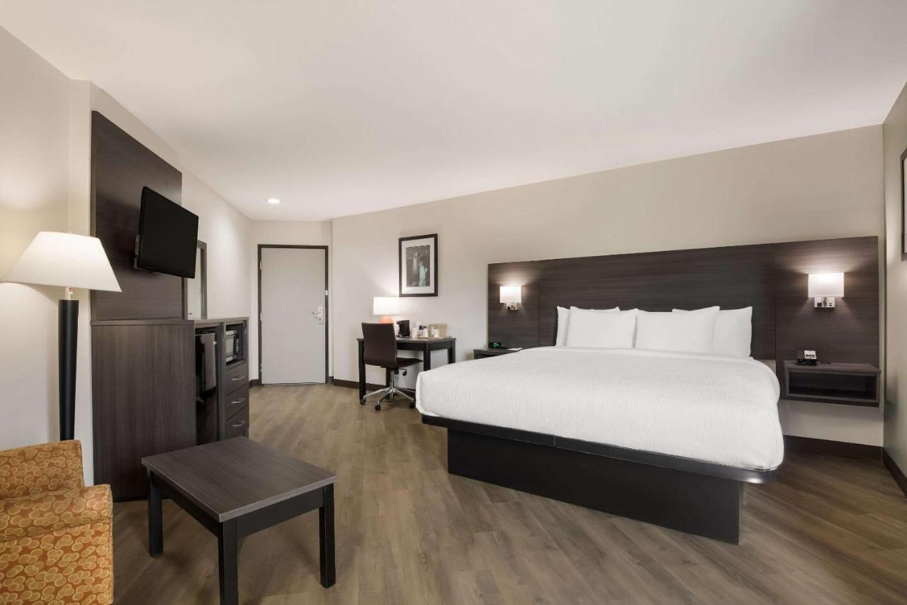 Quality Suites I-44 Тълса Екстериор снимка