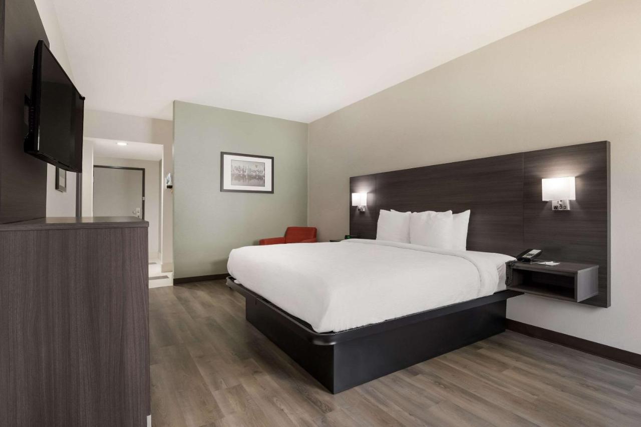 Quality Suites I-44 Тълса Екстериор снимка