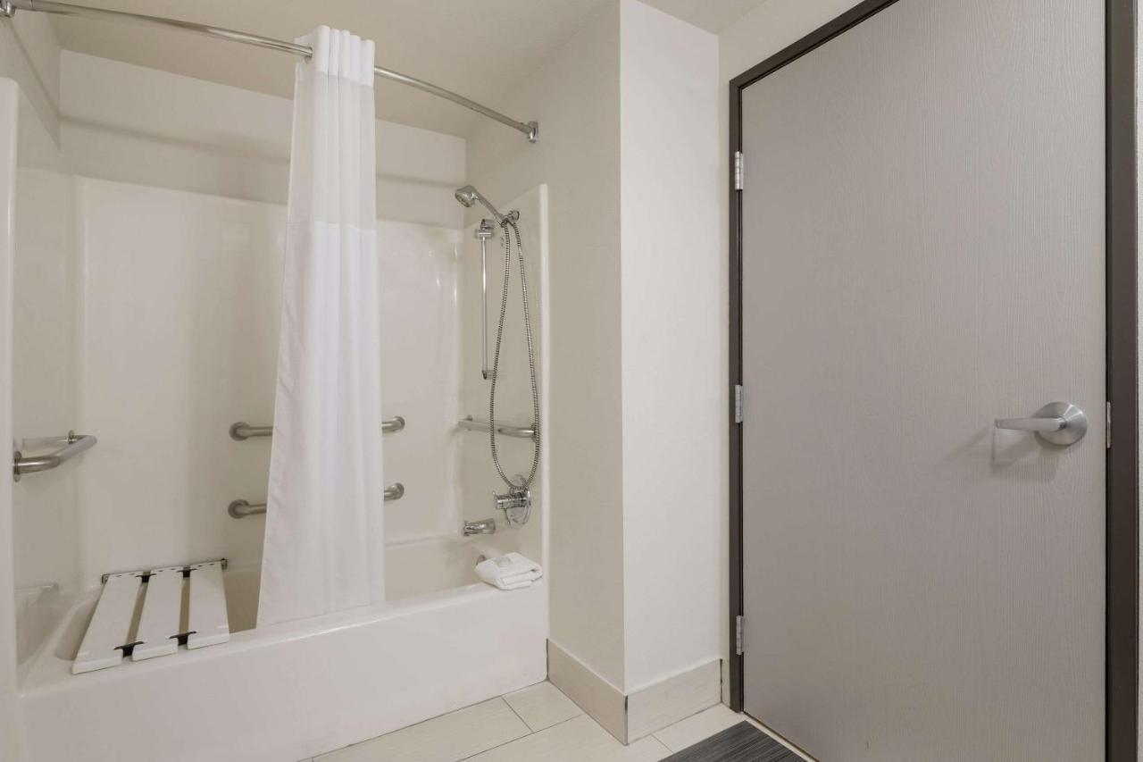 Quality Suites I-44 Тълса Екстериор снимка