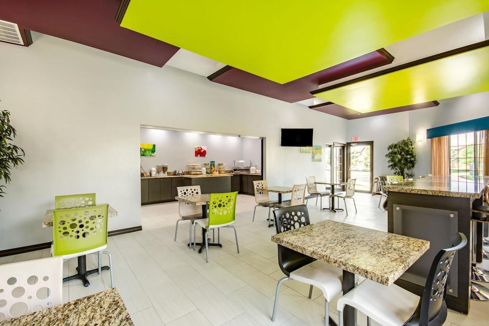 Quality Suites I-44 Тълса Екстериор снимка